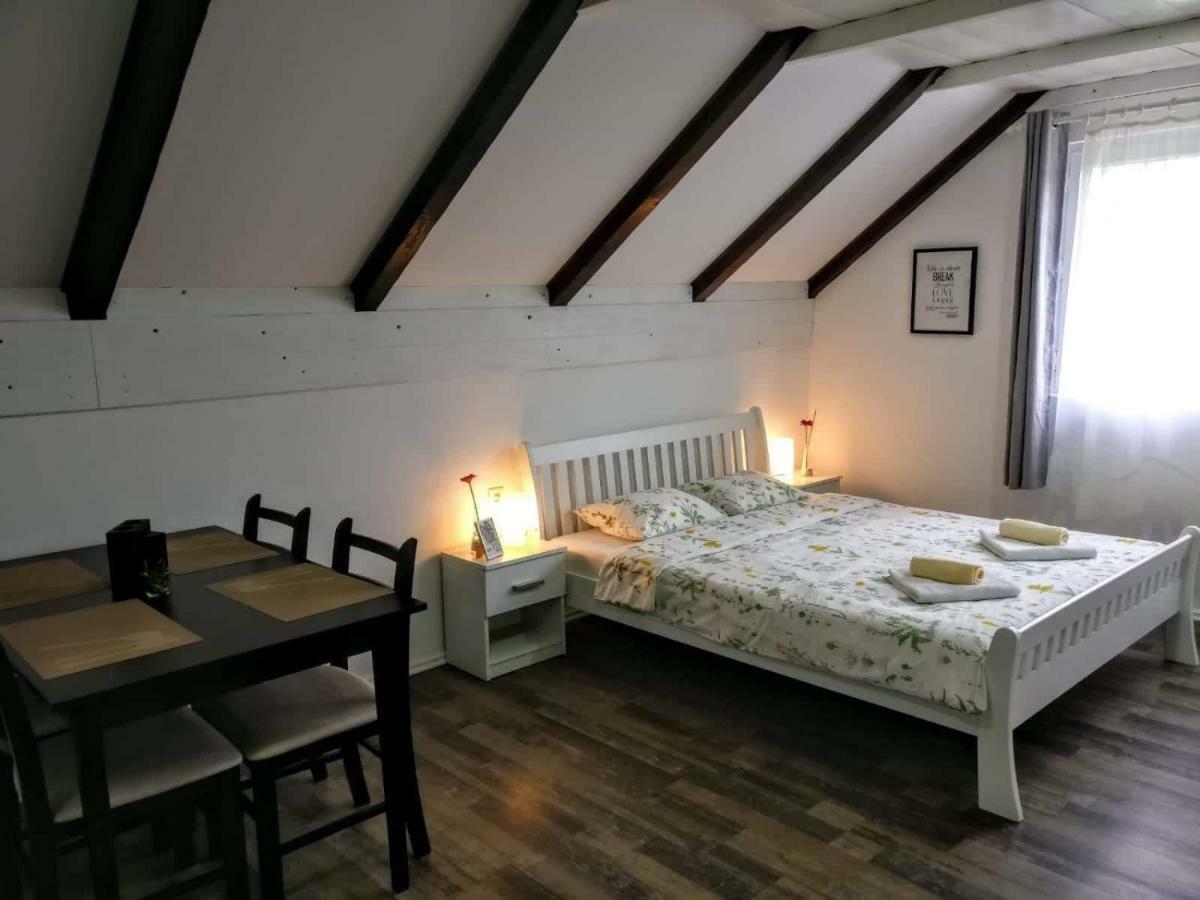 House Mesic Apartment Smoljanac Ngoại thất bức ảnh